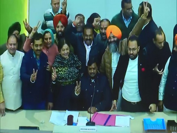 Chandigarh Mayor Manoj Sonkar resigns ahead of Supreme Court hearing (PHOTO/ANI)