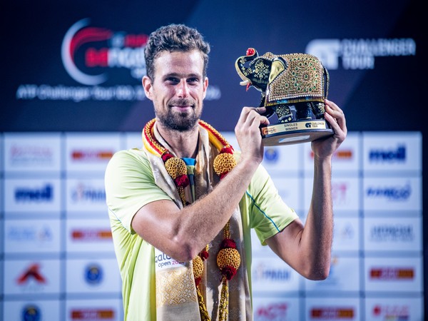 Italy’s Stefano Napolitano lifting Bengaluru Open 2024 (Image: KSLTA)