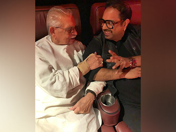 Shankar Mahadevan and Gulzar (Image source: Instagram)