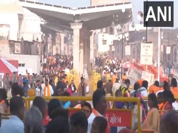 Devotees throng Ayodhya's Ram Janmabhoomi temple (Photo/ANI)