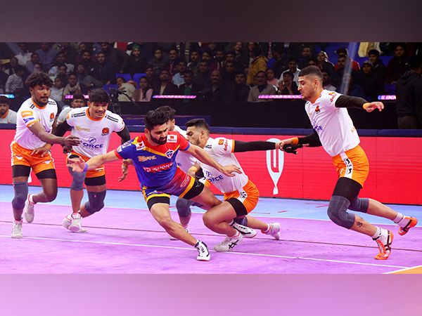 UP Yoddhas and Puneri Paltan in action against Pro Kabaddi League season 10 (Image: UP Yoddhas/PKL)