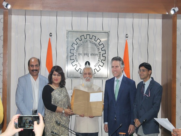 AICTE signs MoU. (Photo/ANI)  