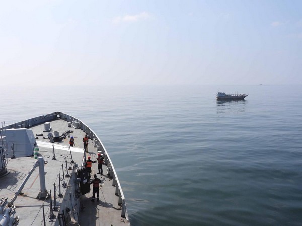 INS Shivalik renders medical assistance to Iranian fishing vessel. (Photo: Indian Navy)