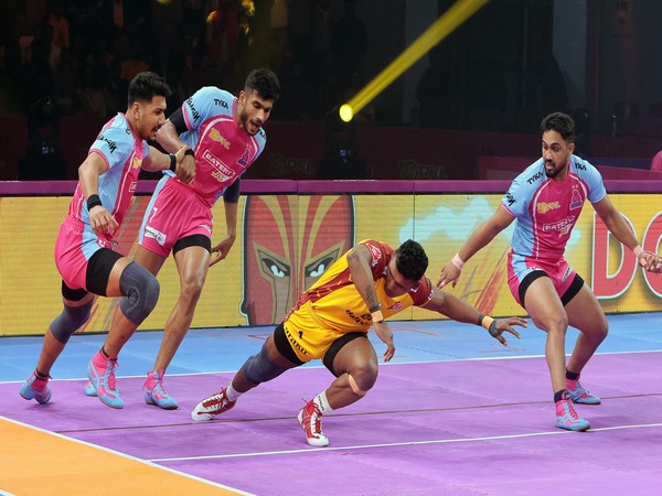 Jaipur Pink Panthers in action during Pro Kabaddi League season 10 (Image: PKL)