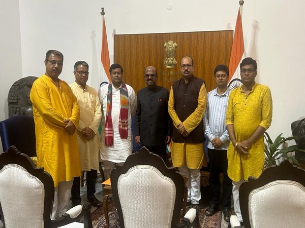 BJP West Bengal president Sukanta Majumdar with Governor. (Photo/ANI)