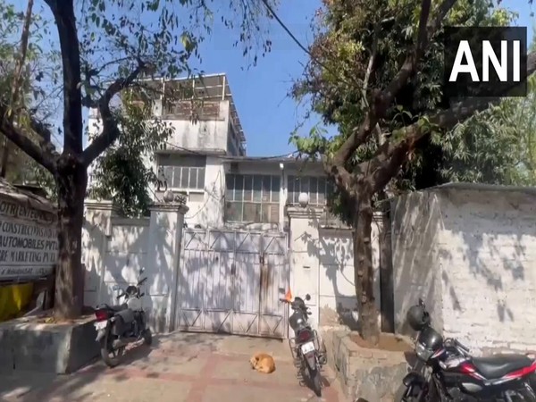 Visuals outside the residence of Samajwadi Party leader Vinay Shankar Tiwari in Lucknow. (Photo/ANI)