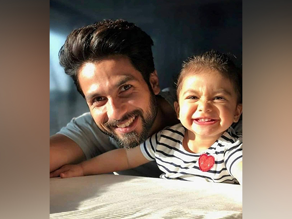 Shahid Kapoor with daughter Misha (Image source: X)