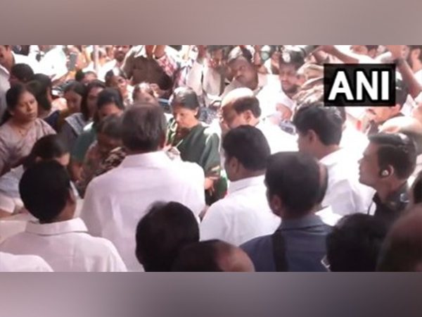 BRS chief K Chandrasekhar Rao pays his last respects to Lasya Nanditha (Photo/ANI)