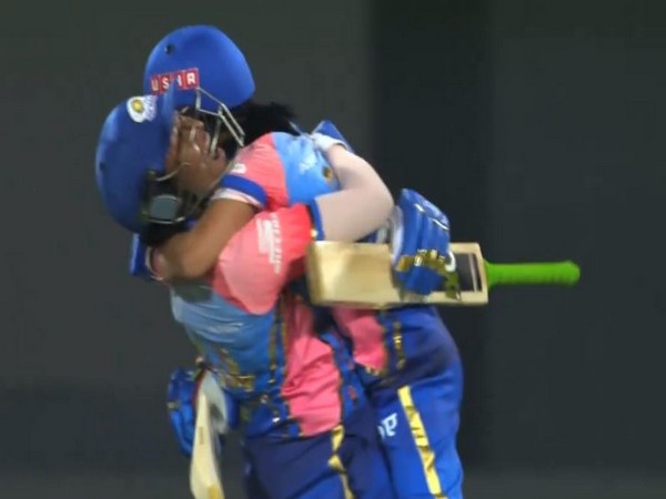 MI players celebrating victory (Photo: WPL/X)