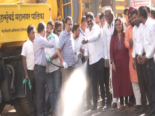 Iqbal Singh Chahal participated in the deep cleaning drive (Photo/ANI)