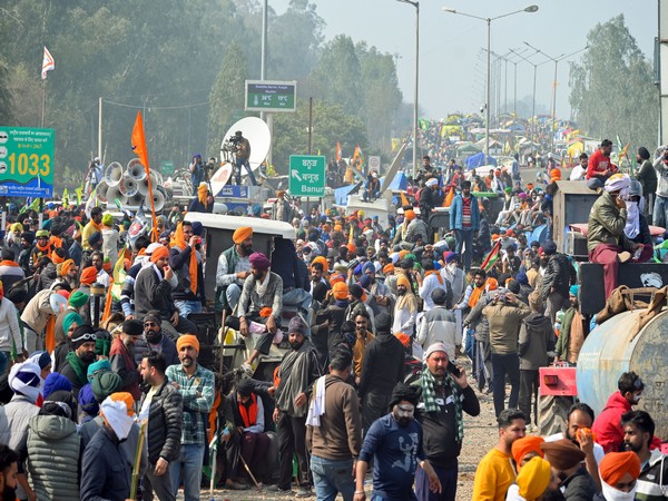 Farmers protest at Punjab-Haryana Shambhu border (Photo/ANI) 