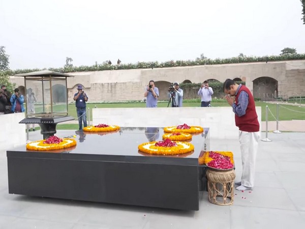 Delhi Chief Minister Arvind Kejriwal at Rajghat (Photo/ANI) 