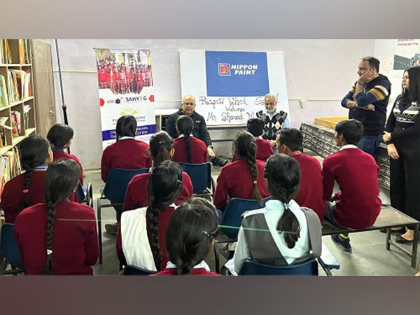 Sharad Malhotra, Director and President (Automotive Refinishes), Nippon Paint India in conversation with Senior Wing students of Pragati Wheel School