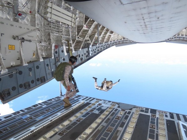 Indian Navy conducts airborne insertion Ops over Arabian Sea (Pic credit: Indian Navy)