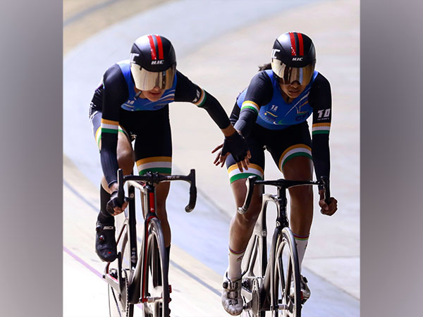 Harshita Jakhar and Dhandiya JP in action during Asian Track Cycling Championships (Image: CFI)