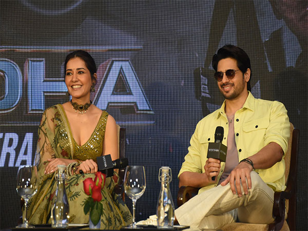 Raashii Khanna, Sidharth Malhotra (Image source/ANI) 