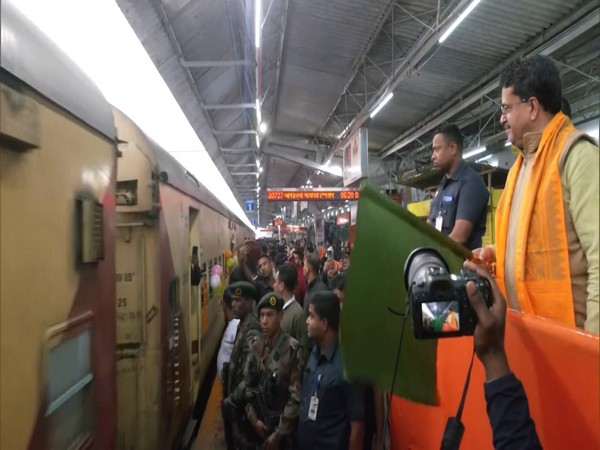 Tripura CM flags off Ayodhya-bound Aastha special train. (Photo/ANI)