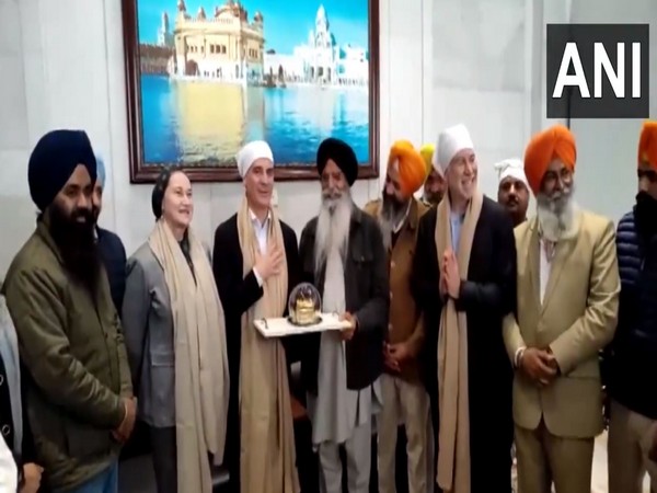 US Ambassador's visit to Golden Temple  (Photo/ANI)