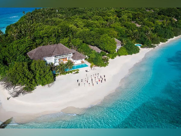 Soneva Fushi - SOUL Festival 2023 Qigong on the Beach Amp for Soneva
