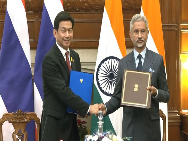 External Affairs Minister S Jaishankar and Thailand Deputy PM Parnpree Bahiddha-Nukara (Photo/ANI)