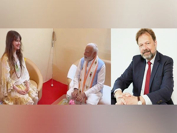 German singer Cassandra Mae Spittmann, PM Narendra Modi, German Ambassador to India Philipp Ackermann (Image Credit: X/@narendramodi/@AmbAckermann)