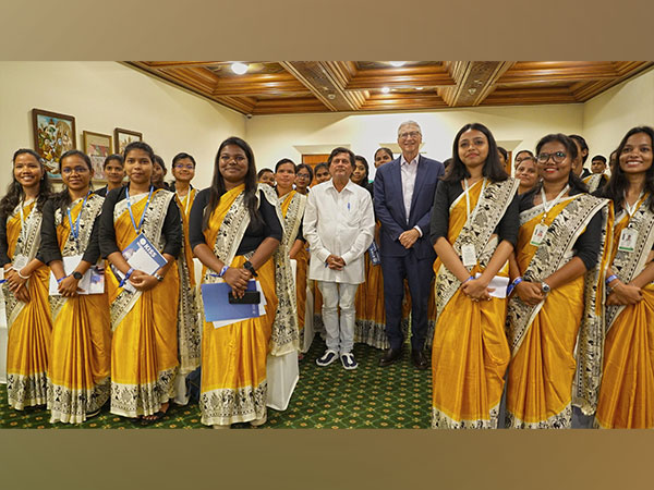 Bill Gates awarded with KISS award in Bhubaneshwar, Odisha (Photo/X@kissfoundation)