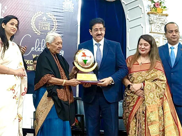 Sandeep Marwah Honoured by Governor of Uttar Pradesh for Contribution to Women Empowerment