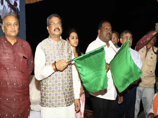 Union Education Minister Dharmendra Pradhan flags off Maurya Express from Odisha’s Sambalpur (Photo/:X @dpradhanbjp) 