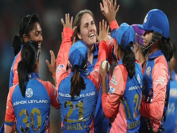 Mumbai Indians team (Photo: WPL/X)