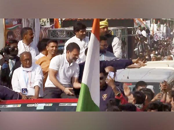 Rahul Gandhi holds road show at Madhya Pradesh's Guna (Photo/ANI)