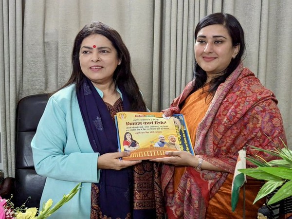 Union Minister Meenakshi Lekhi meets Bansuri Swaraj (Photo/ANI)