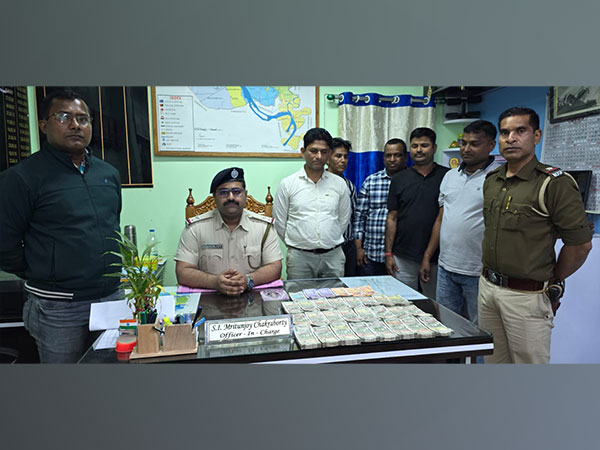 Cooch Behar Police seizes cash worth twelve lakh, five suspects arrested (Photo/ANI)