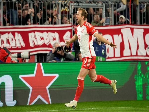Harry Kane celebrating a goal. (Photo- Bayern Munich Twitter)