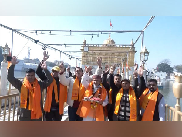 Over 100 pilgrims are visiting Katas Raj Mahadev Temple in Pakistan. The pilgrims paid obeisance at the Durgiana Temple in Amritsar. (Photo/ANI)