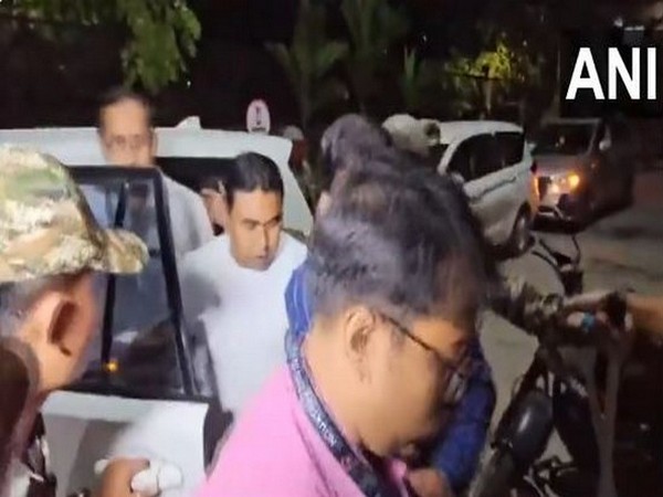 CBI takes Sheikh Shahjahan to Joka ESI Hospital for medical examination (Photo/ANI)