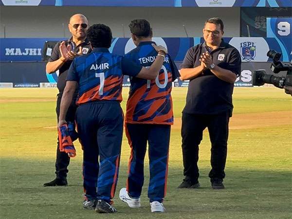 Sachin Tendulkar and Amir Hussain Lone (Photo: Sachin Tendulkar/X)