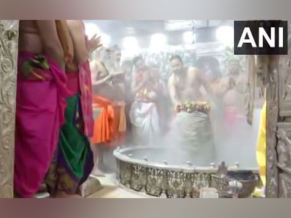 'Bhasma Aarti' of Mahakal at Mahakaleshwar Temple in Ujjain (Photo/ANI)