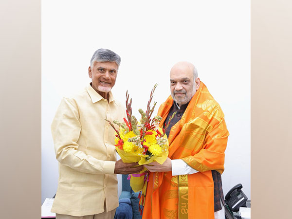 TDP Chief Chandrababu Naidu with Uniom Home Minister Amit Shah (Photo/ANI)