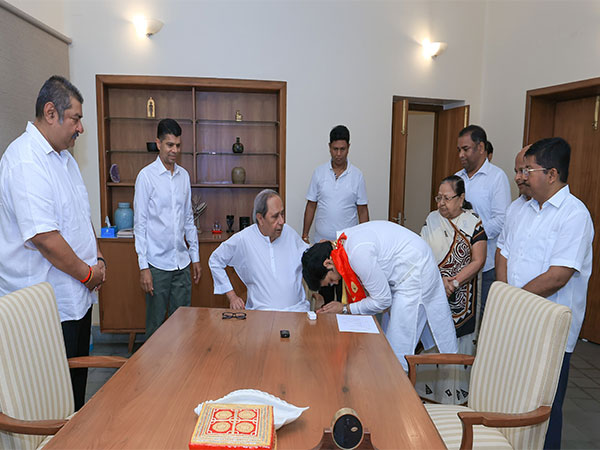 Arabinda Mohapatra joins BJD in presence of Odisha CM Naveen Patnaik (Photo/ANI)