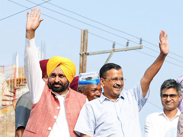 Delhi Chief Minister Arvind Kejriwal with Punjab CM Bhagwant Mann (File Photo/ANI)