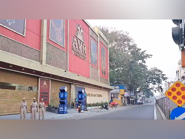 Visual of deserted roads due to bandh called by the Opposition parties (Photo/ANI)