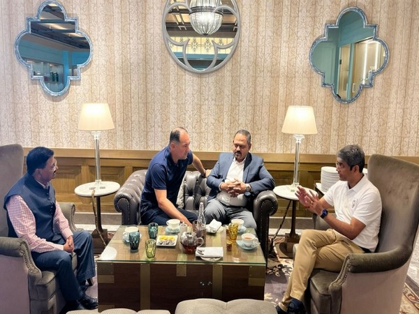 Kalyan Chaubey with Igor Stimac. (Picture: AIFF)