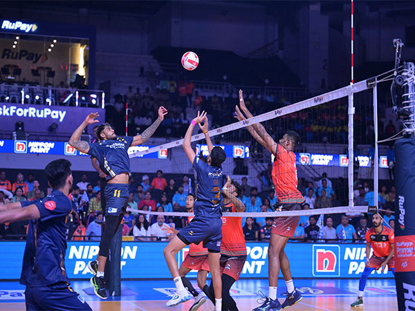 Kochi Blue Spikers and Hyderabad Black Hawks in action during Prime Volleyball League (Image: PVL)