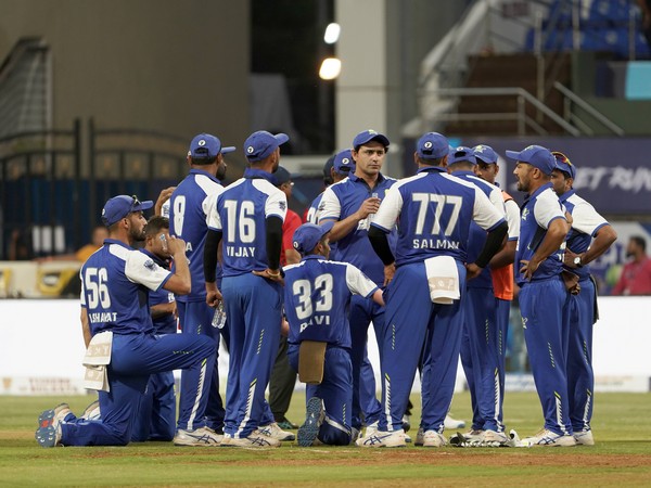 Majhi Mumbai celebrate their win over Falcon Risers Hyderabad in Indian Street Premier League (Image: ISPL)