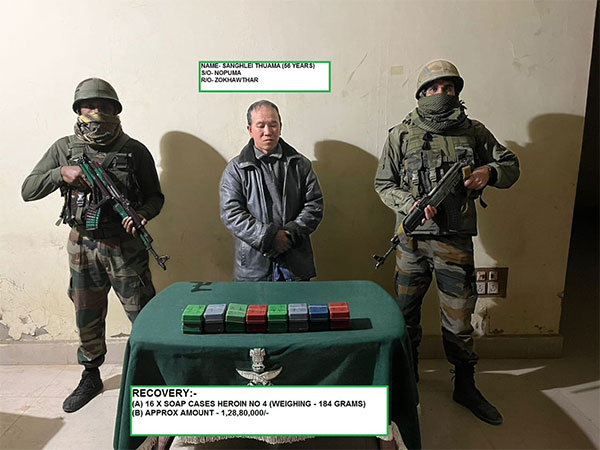 Arrested accused along with seized heroin in Assam Rifles custody (Photo/Assam Rifles)