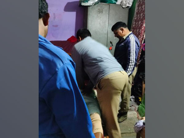 Two constables save life of a man by performing CPR (Photo/ANI)