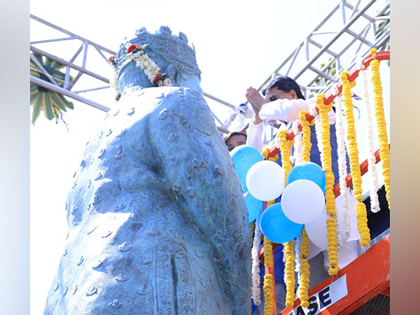 Tripura CM Saha unveils statue of Maharaja Bir Bikram Kishore at MBB Airport (Photo/x/@DrManikSaha2)