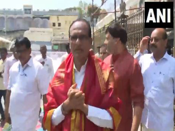Former Madhya Pradesh CM Chouhan visits Venkateswara Swami Temple in Tirumala (Photo/ANI)