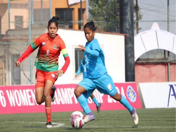 India and Bangladesh players in action ( Photo: AIFF Media)
