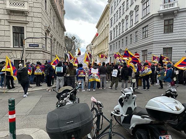 Tibetan diaspora protests outside Chinese embassy in Vienna. (Photo/ANI)